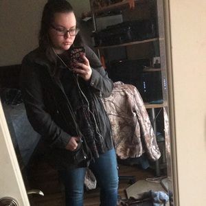 Meet your Posher, Jasmine